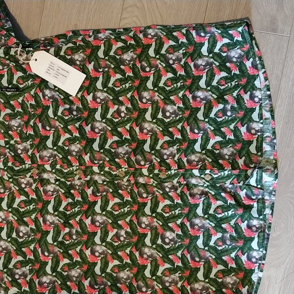 BNWT No Vacancy Men's large button down skull shirt size L - Picture 3 of 6